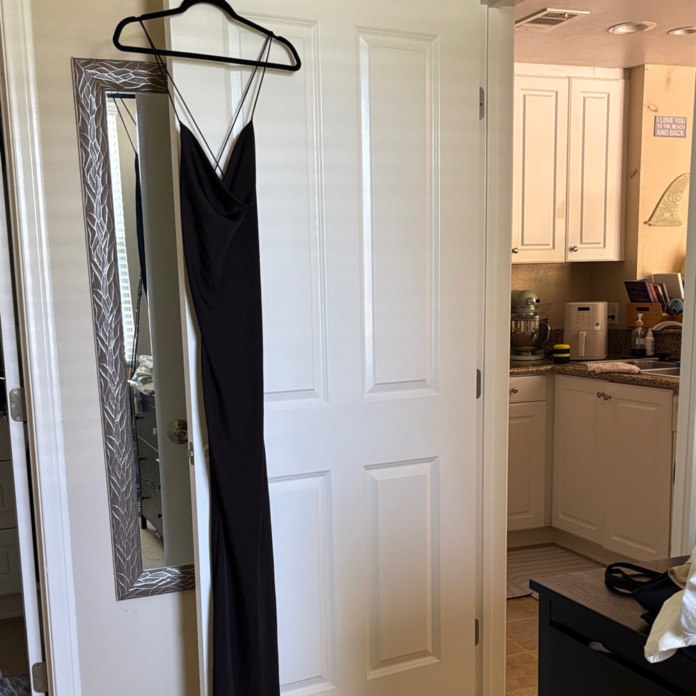 Miss Lola Elegant Black Backless Dress